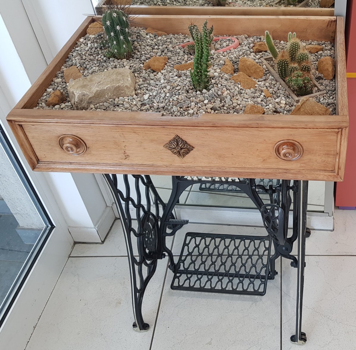 Machine à coudre RA transformer en bac à fleurs